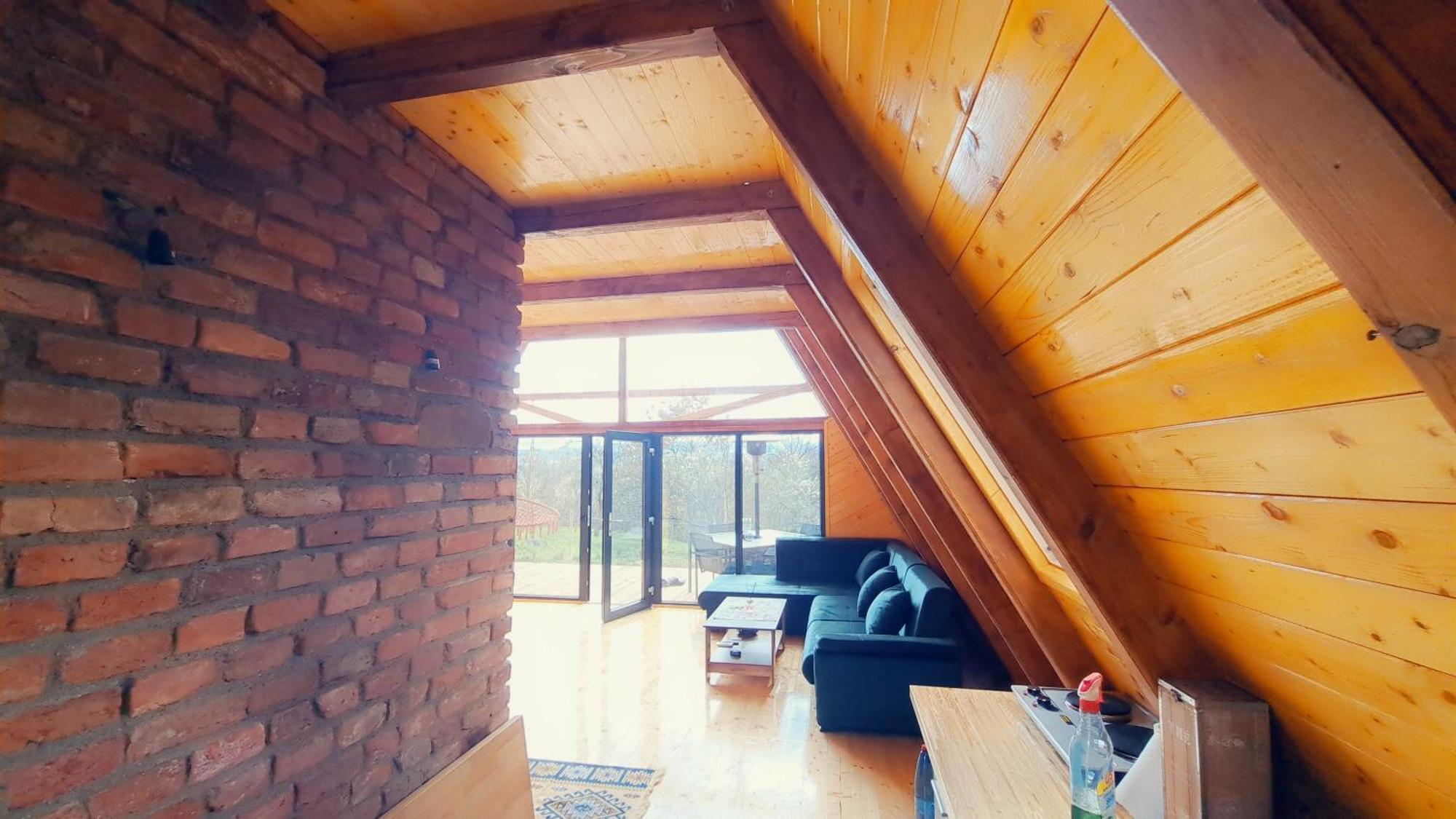 Chalet Wood & Bricks *